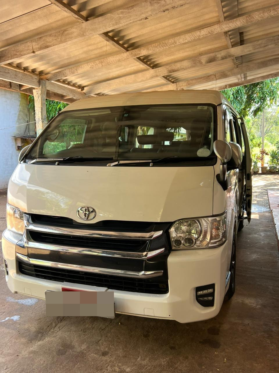 Toyota Hiace 2008 - භාවිතා කරන ලද වෑන් රථය sale in Sri Lanka - patpat.lk