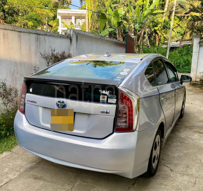 Toyota Prius 2012 - பயன்படுத்தப்பட்டது கார் sale in Sri Lanka - patpat.lk