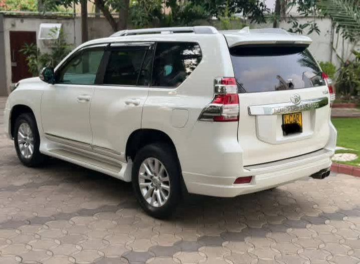 Toyota Land Cruiser Prado 2015 - භාවිතා කරන ලද SUV රථය sale in Sri Lanka - patpat.lk