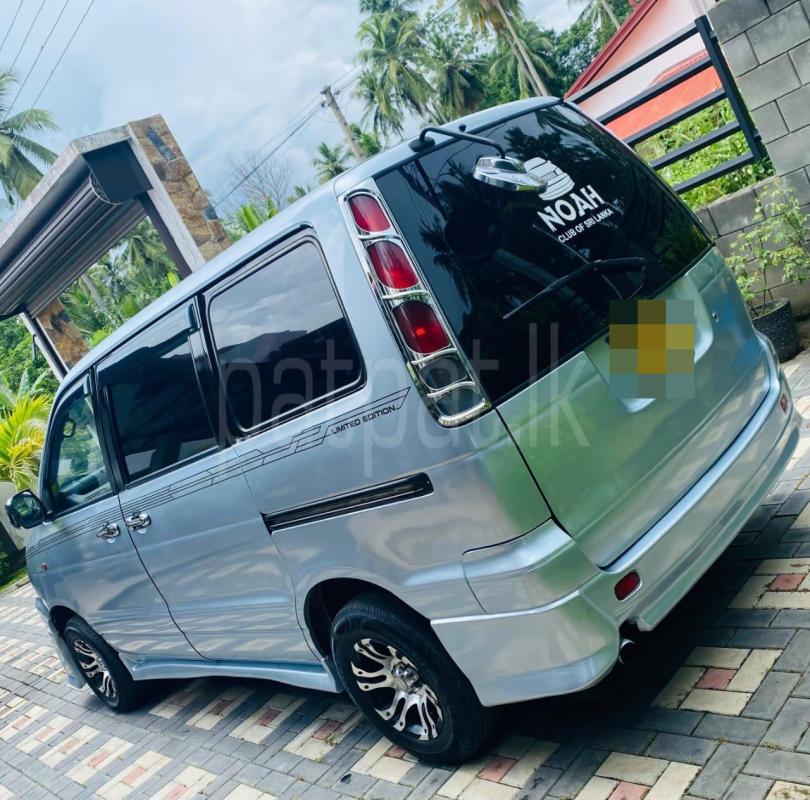 Toyota Noah 1997 - பயன்படுத்தப்பட்டது வேன் sale in Sri Lanka - patpat.lk