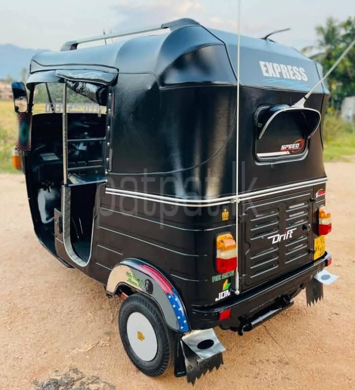 Bajaj Three Wheel 2011 - Used Three wheeler sale in Sri Lanka - patpat.lk