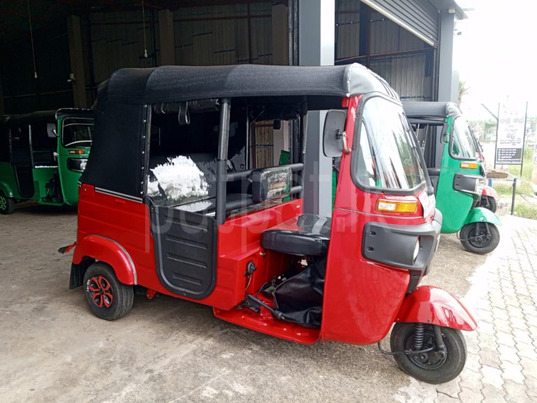 Bajaj Three Wheel 2015 - பயன்படுத்தப்பட்டது முச்சக்கர வண்டி sale in Sri Lanka - patpat.lk