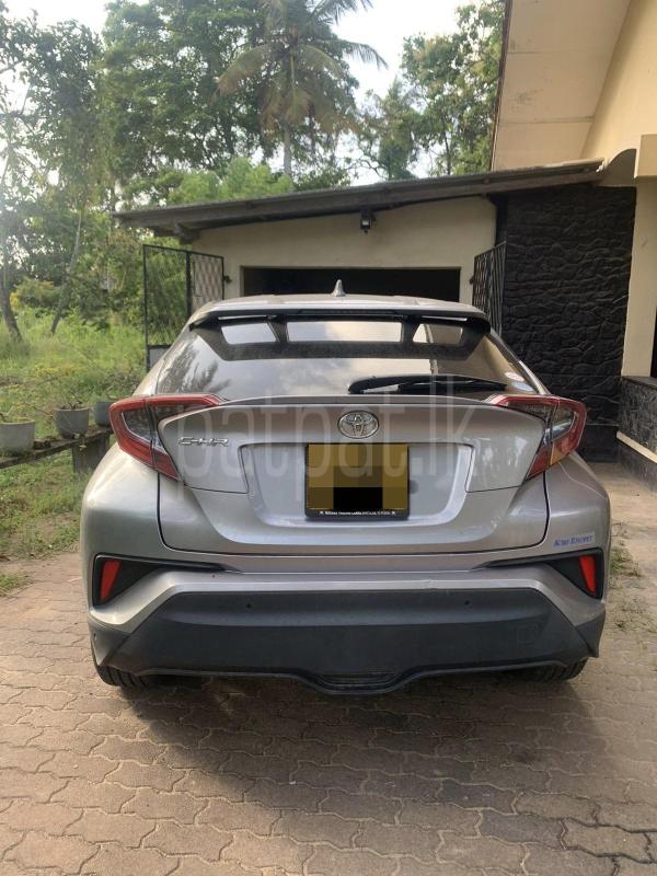 Toyota CHR 2018 - பயன்படுத்தப்பட்டது SUV sale in Sri Lanka - patpat.lk