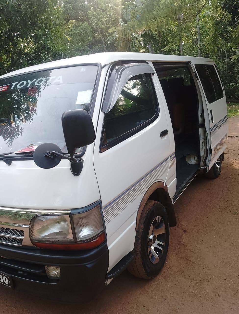 Toyota Hiace 2000 - பயன்படுத்தப்பட்டது வேன் sale in Sri Lanka - patpat.lk