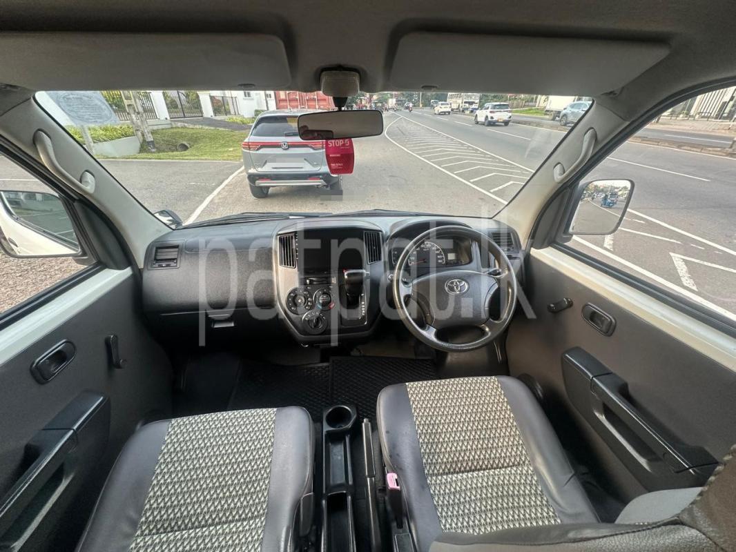 Toyota LITE ACE  2011 - භාවිතා කරන ලද වෑන් රථය sale in Sri Lanka - patpat.lk