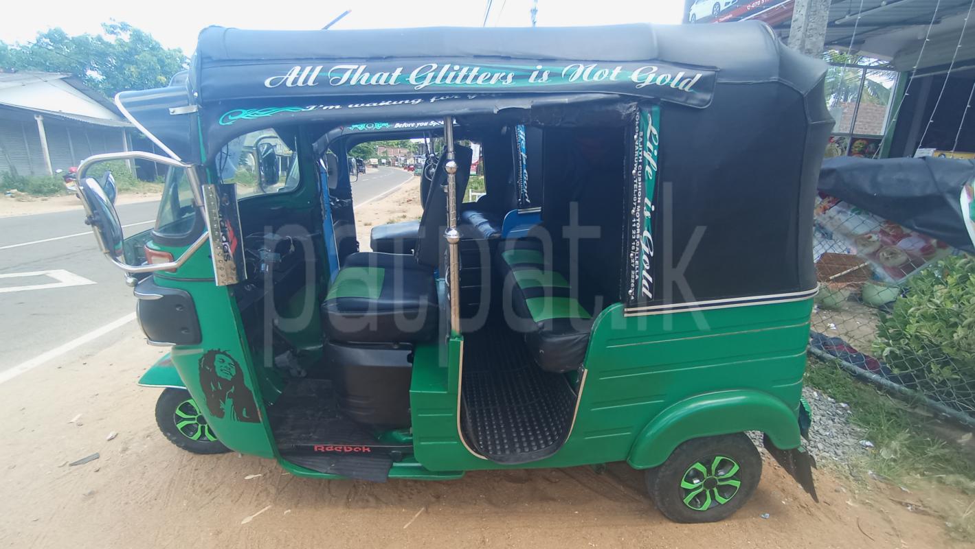 Bajaj Three Wheel 2014 - மறுசீரமைக்கப்பட்டது முச்சக்கர வண்டி sale in Sri Lanka - patpat.lk