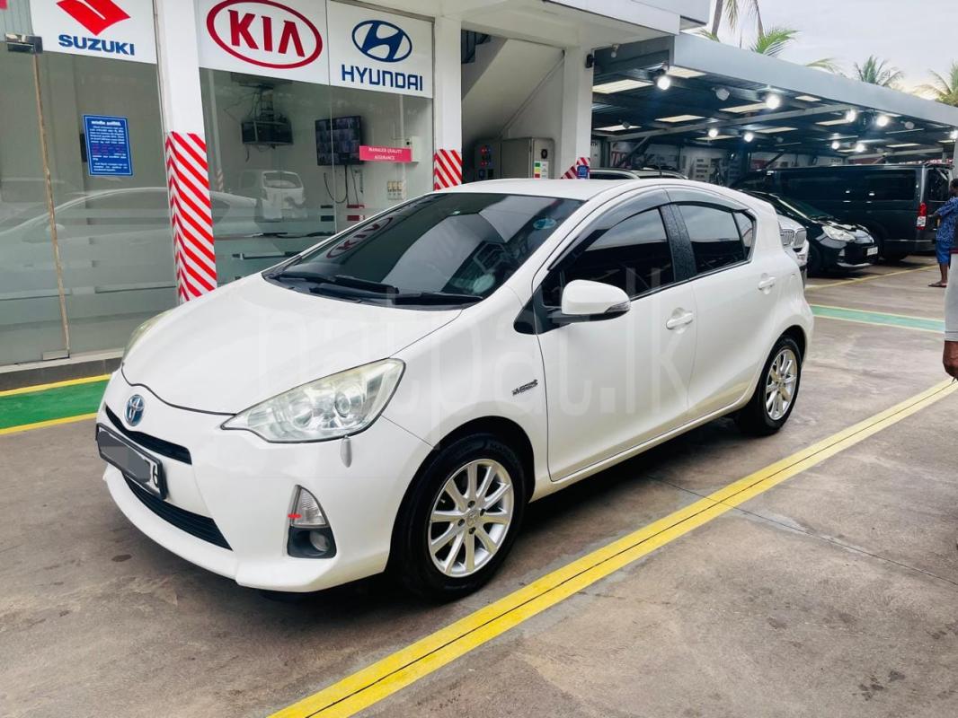 Toyota Aqua 2015 - பயன்படுத்தப்பட்டது கார் sale in Sri Lanka - patpat.lk