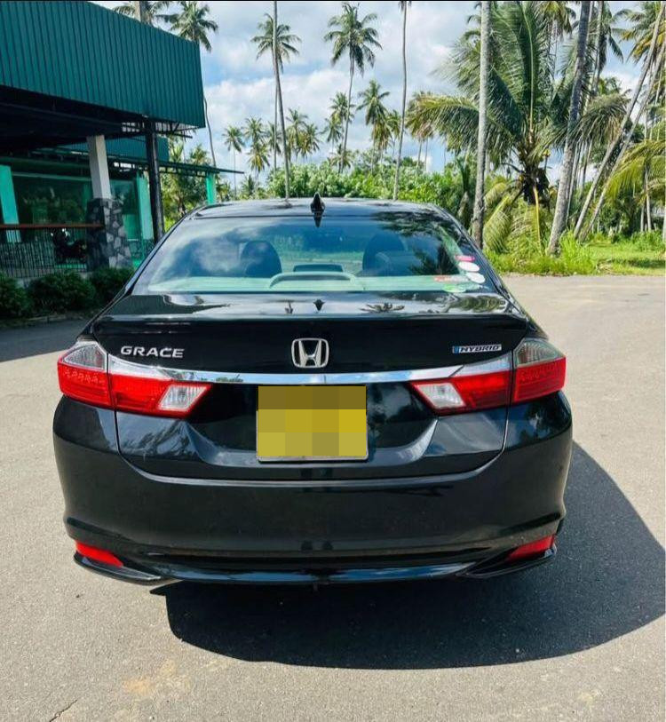 Honda Grace 2015 - பயன்படுத்தப்பட்டது கார் sale in Sri Lanka - patpat.lk