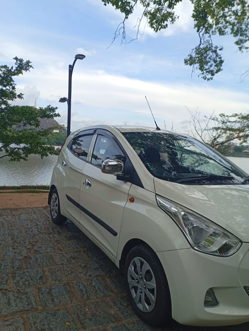 Hyundai Eon 2016 - Used Car sale in Sri Lanka - patpat.lk