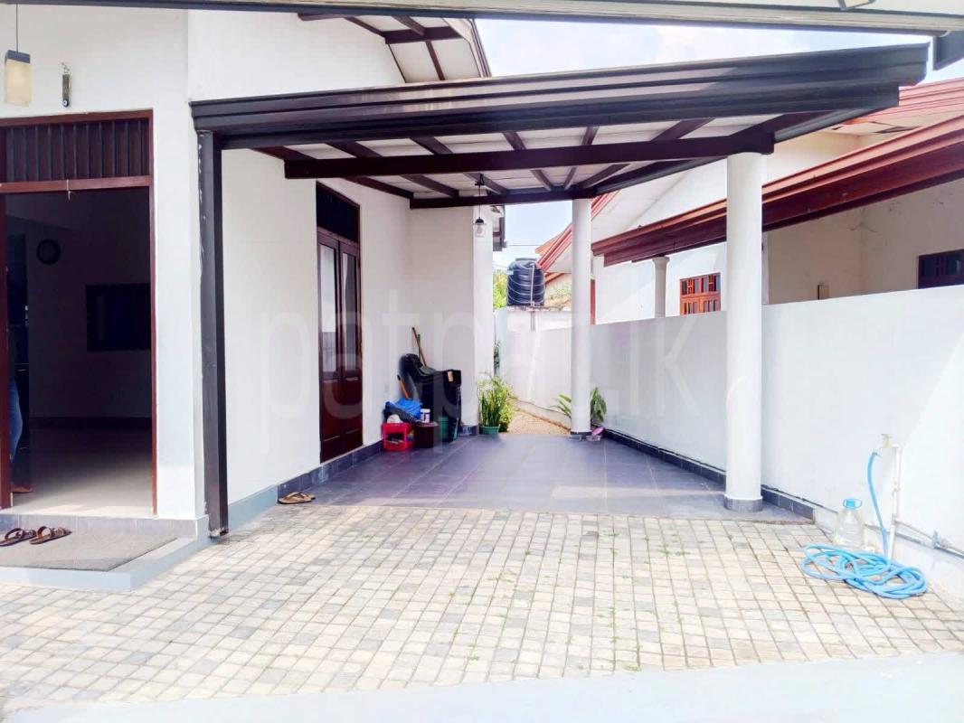 House for Sale in Athurugiriya