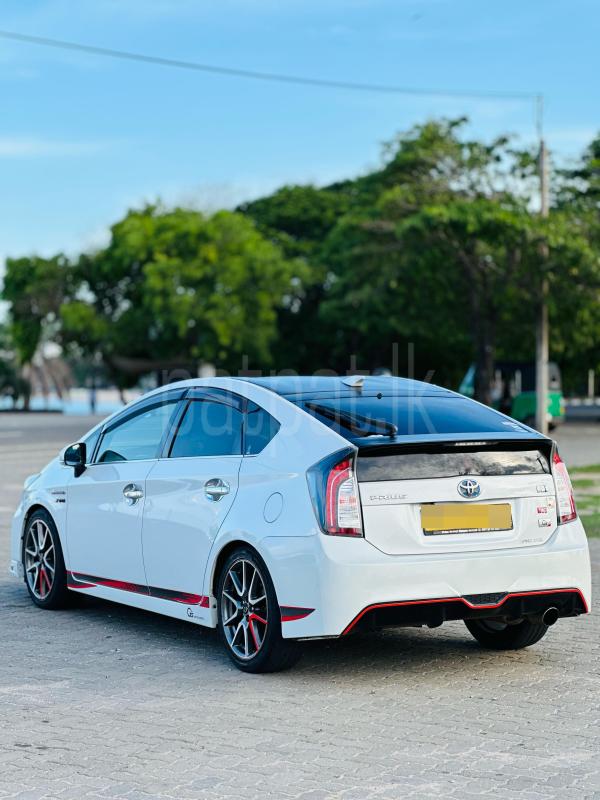 Toyota Prius 2013 - பயன்படுத்தப்பட்டது கார் sale in Sri Lanka - patpat.lk