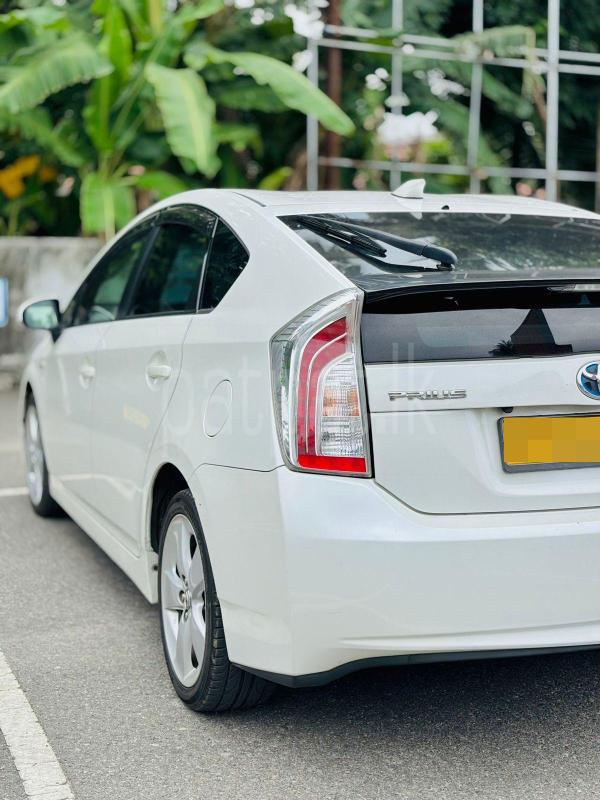 Toyota Prius 2012 - Used Car sale in Sri Lanka - patpat.lk