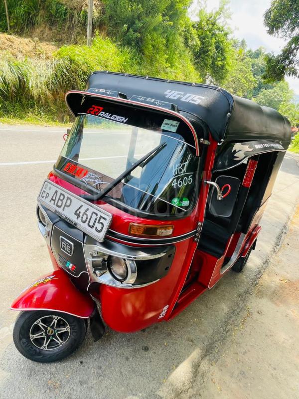 Bajaj Three Wheel 2017 - பயன்படுத்தப்பட்டது முச்சக்கர வண்டி sale in Sri Lanka - patpat.lk