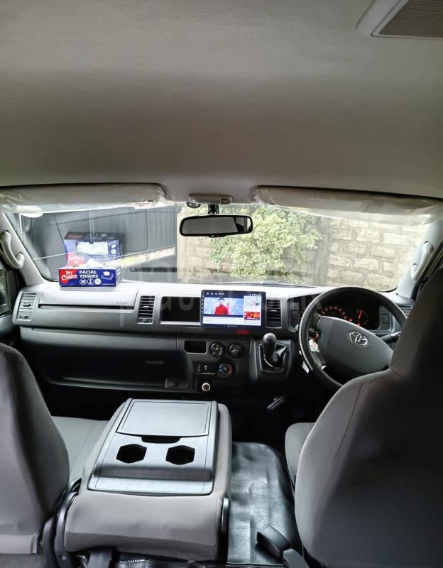 Toyota Hiace 2016 - பயன்படுத்தப்பட்டது வேன் sale in Sri Lanka - patpat.lk