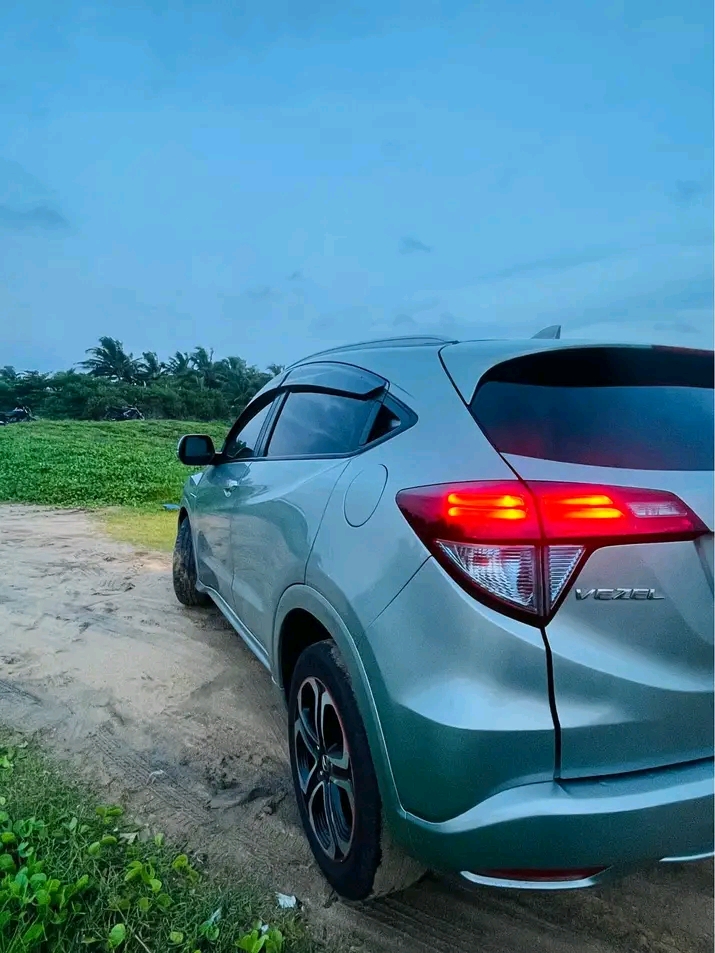 Honda Vezel 2014 - Used SUV sale in Sri Lanka - patpat.lk