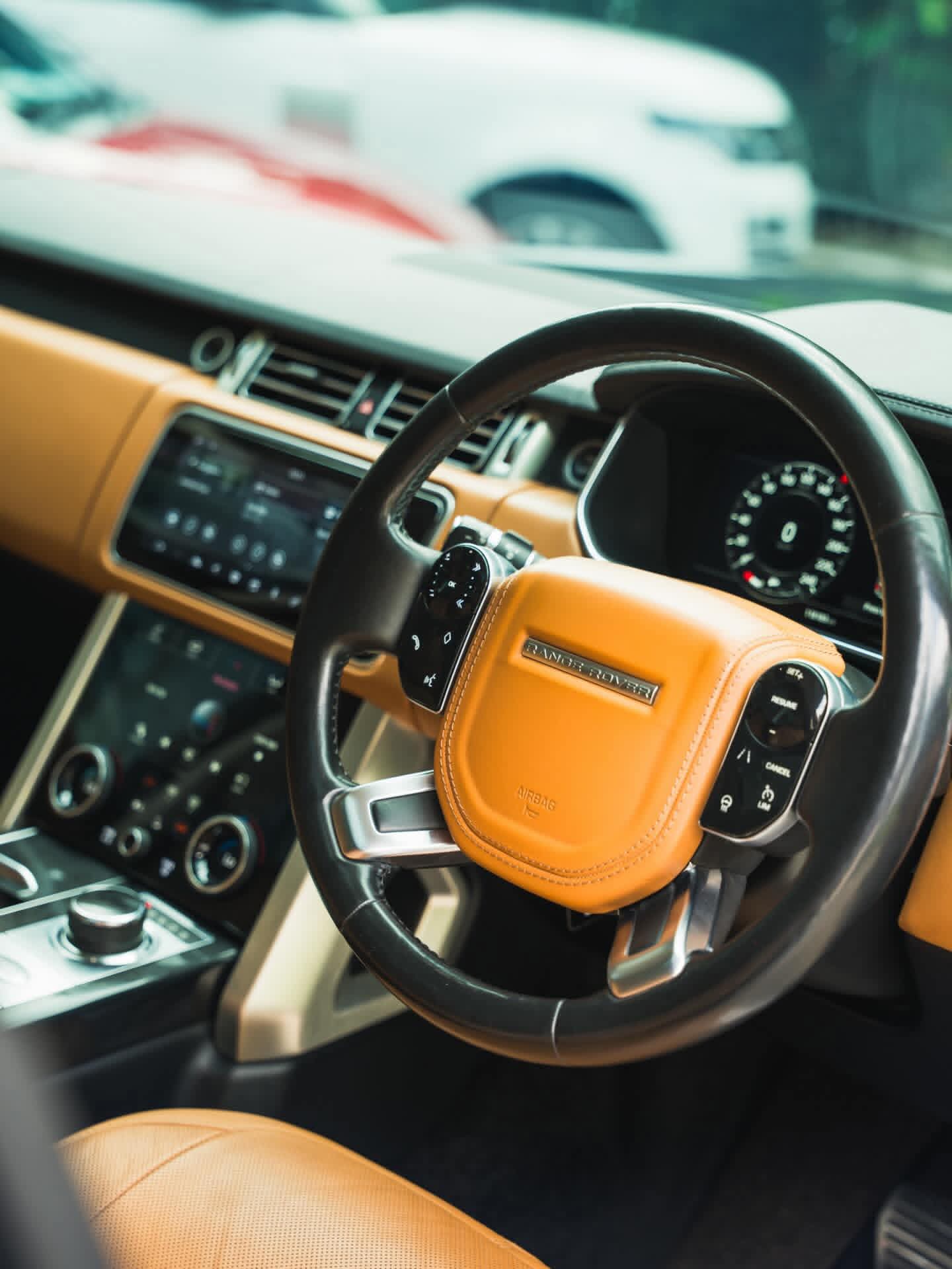 Land Rover Range Rover 2018 - பயன்படுத்தப்பட்டது SUV sale in Sri Lanka - patpat.lk