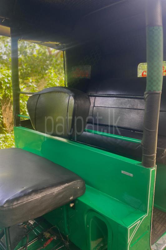 Bajaj 4 stroke 2014 - பயன்படுத்தப்பட்டது முச்சக்கர வண்டி sale in Sri Lanka - patpat.lk
