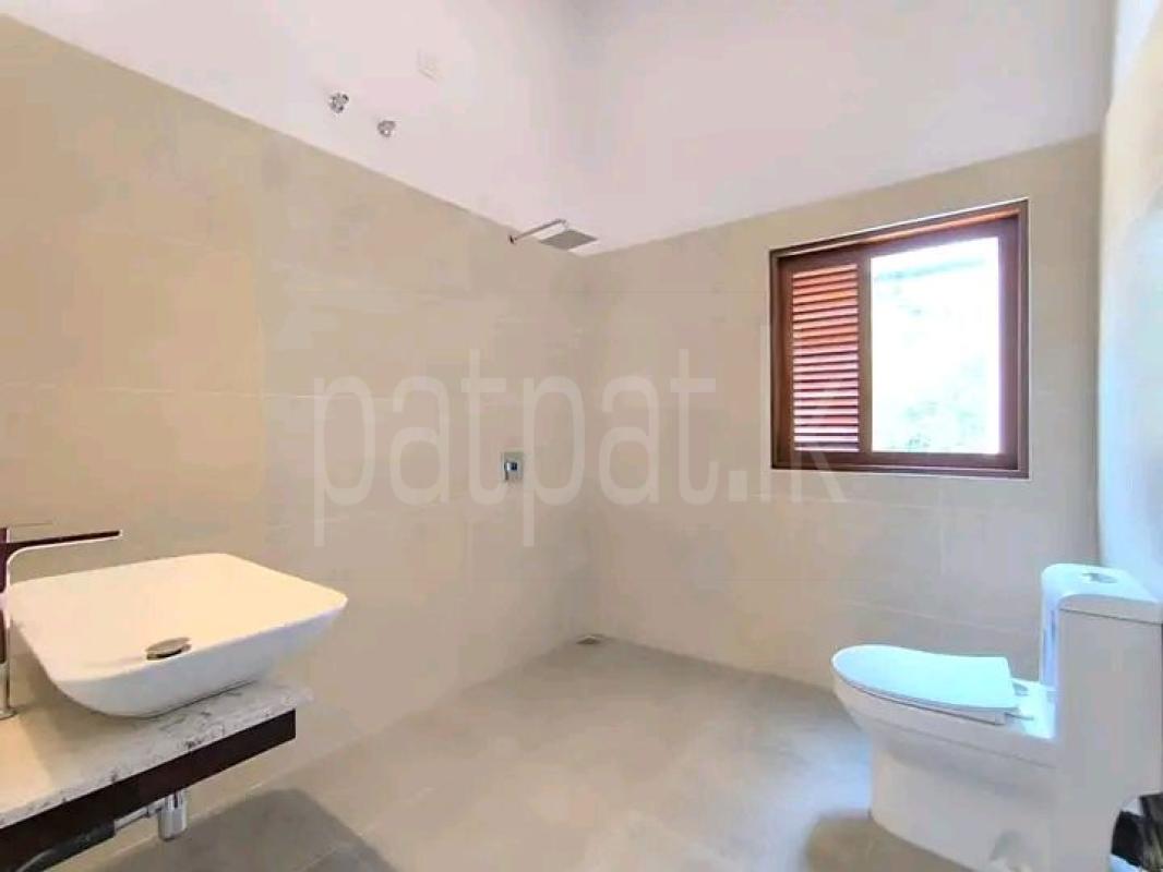 House for Sale in Athurugiriya