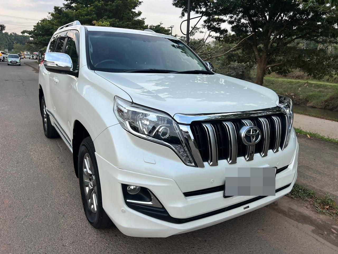 Toyota Land Cruiser Prado 2014 - භාවිතා කරන ලද SUV රථය sale in Sri Lanka - patpat.lk