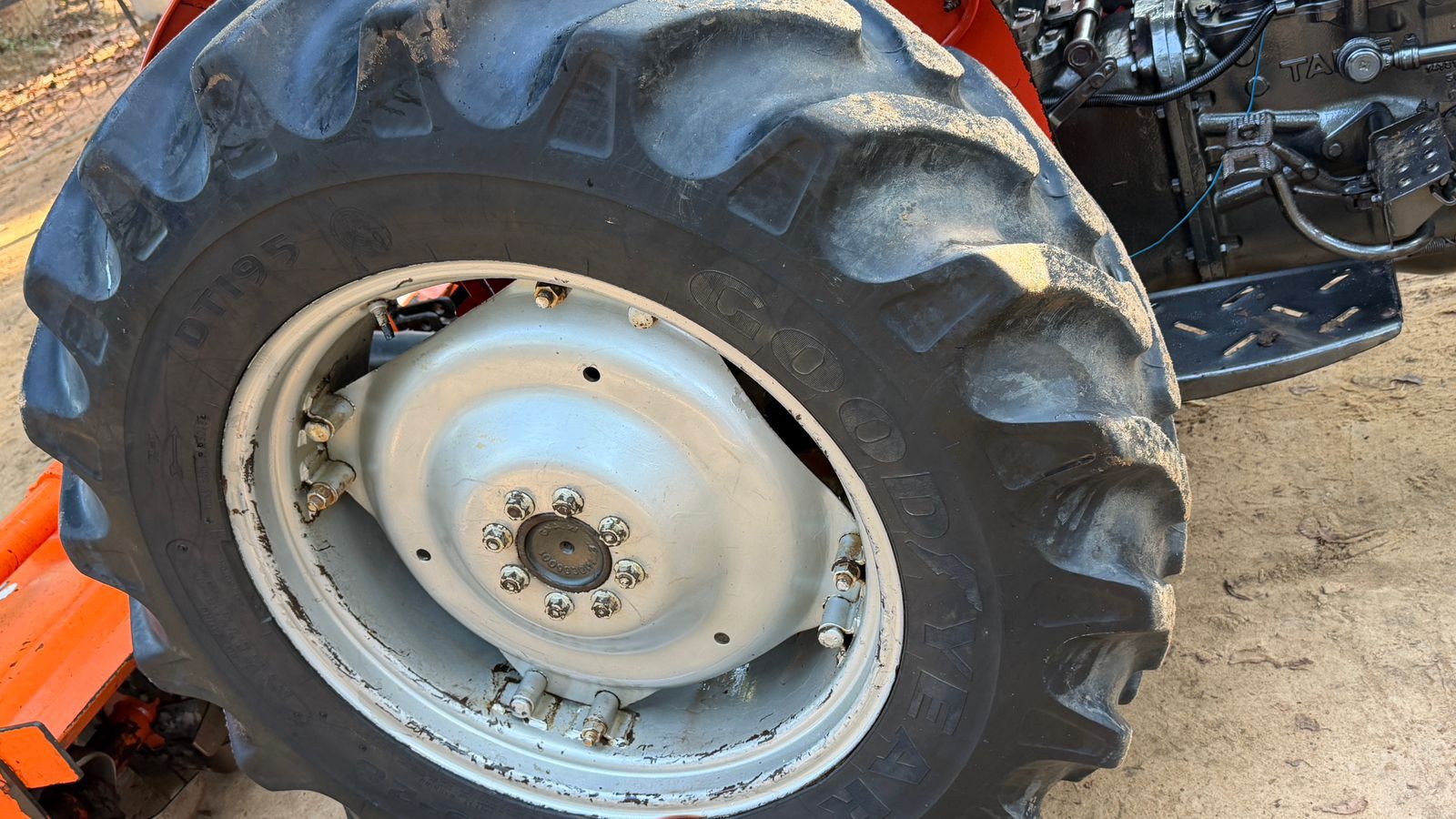 TAFE Tractor 2020 - Used Land sale in Sri Lanka - patpat.lk