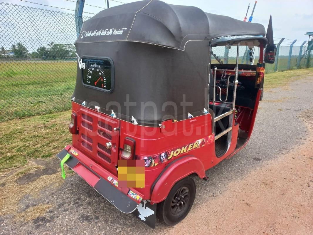 Bajaj Three Wheel 2014 - பயன்படுத்தப்பட்டது முச்சக்கர வண்டி sale in Sri Lanka - patpat.lk