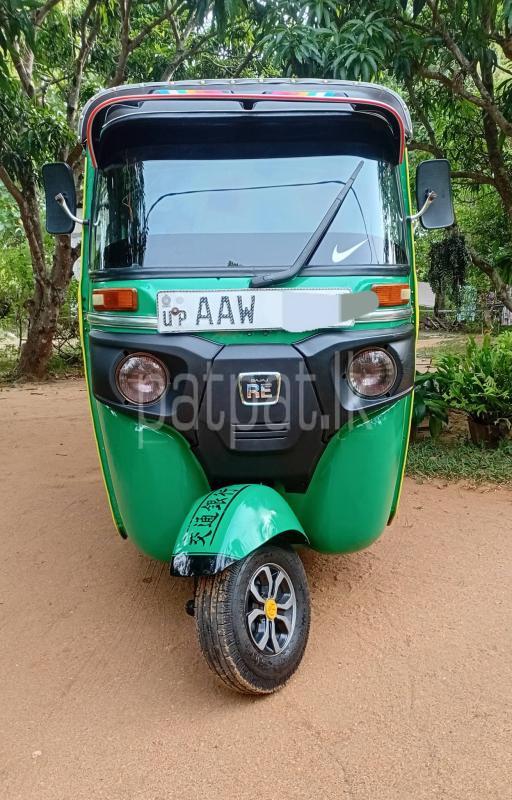 Bajaj 4 stroke 2015 - භාවිතා කරන ලද ත්‍රිරෝද රථය sale in Sri Lanka - patpat.lk