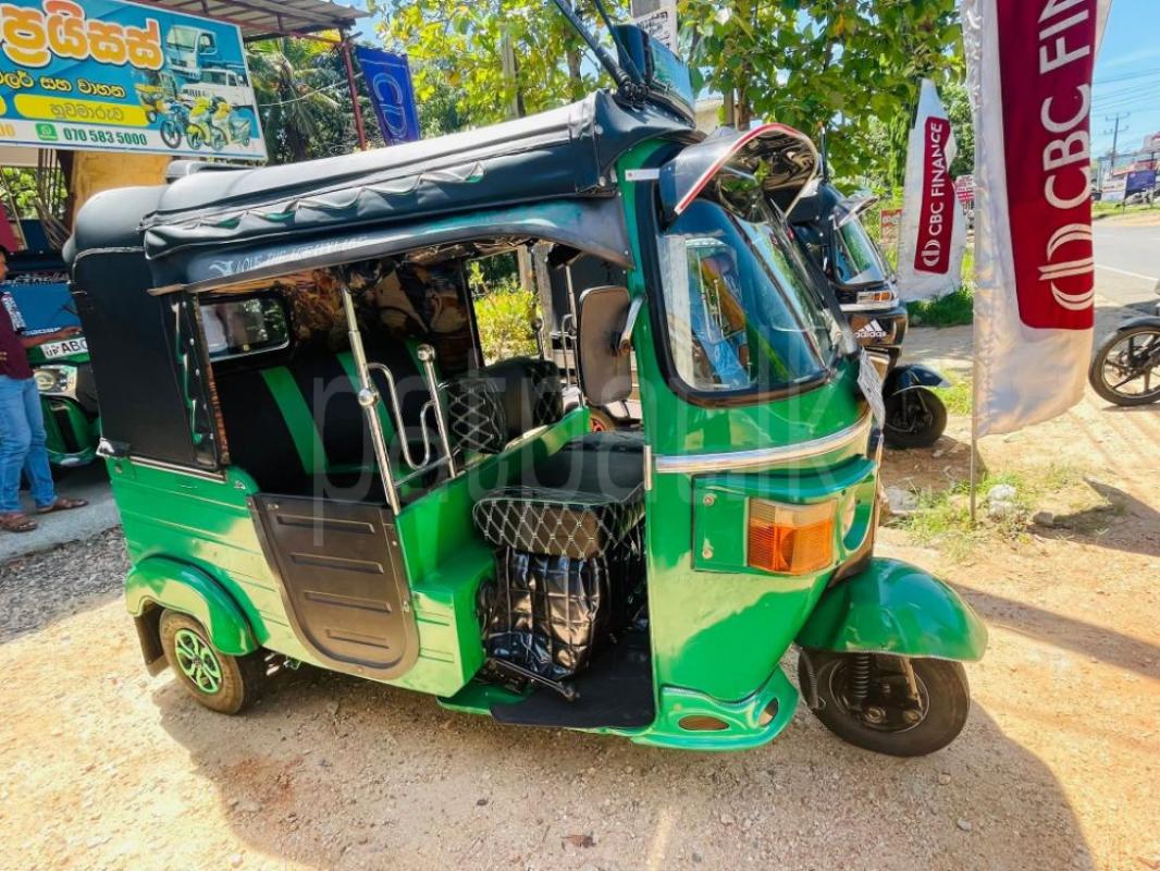 Bajaj Three Wheel 2011 - மறுசீரமைக்கப்பட்டது முச்சக்கர வண்டி sale in Sri Lanka - patpat.lk
