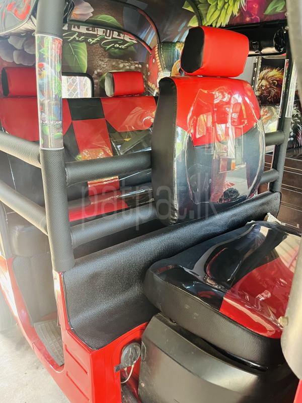 Bajaj 4 stroke 2018 - பயன்படுத்தப்பட்டது முச்சக்கர வண்டி sale in Sri Lanka - patpat.lk