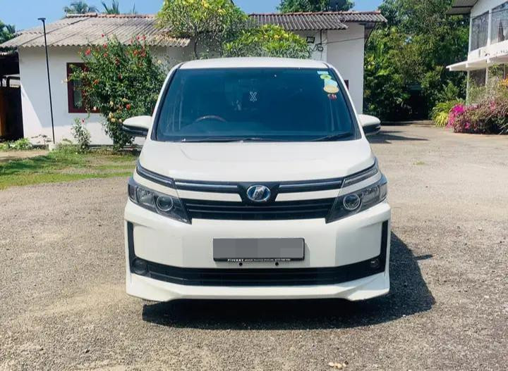 Toyota Voxy 2014 - Used Van sale in Sri Lanka - patpat.lk