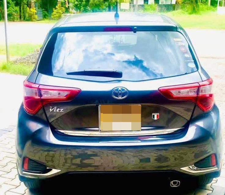Toyota Vitz 2017 - பயன்படுத்தப்பட்டது கார் sale in Sri Lanka - patpat.lk