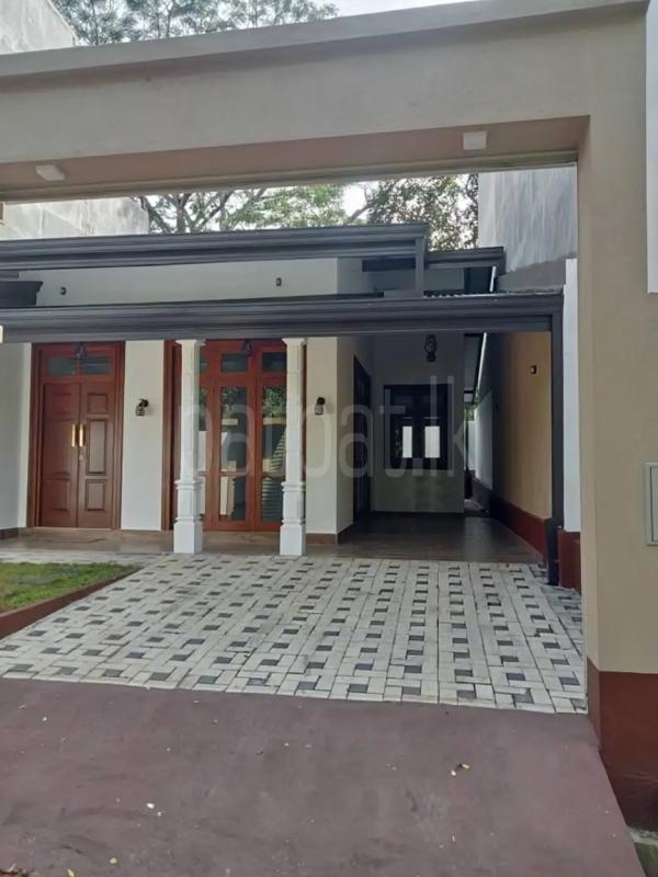 House for Sale in Kiriwattuduwa