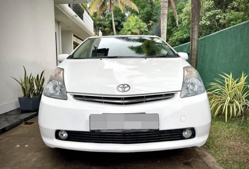 Toyota Prius 2011 - භාවිතා කරන ලද කාර් sale in Sri Lanka - patpat.lk