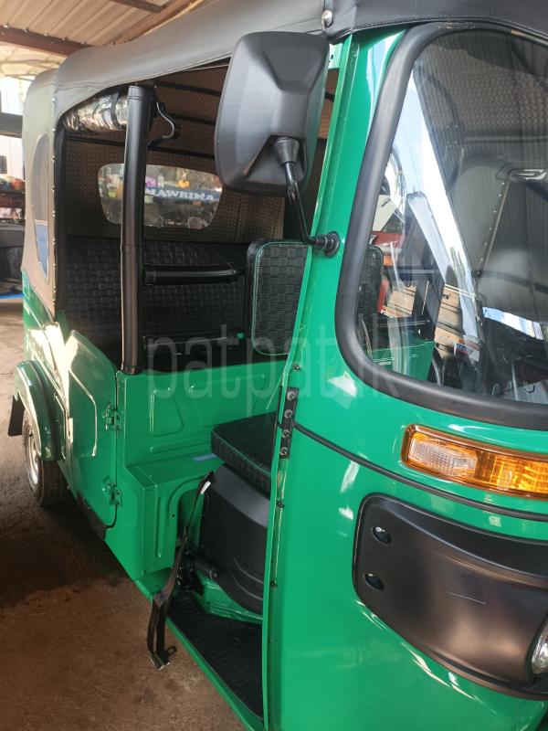 Bajaj 4 stroke 2025 - பயன்படுத்தப்பட்டது முச்சக்கர வண்டி sale in Sri Lanka - patpat.lk