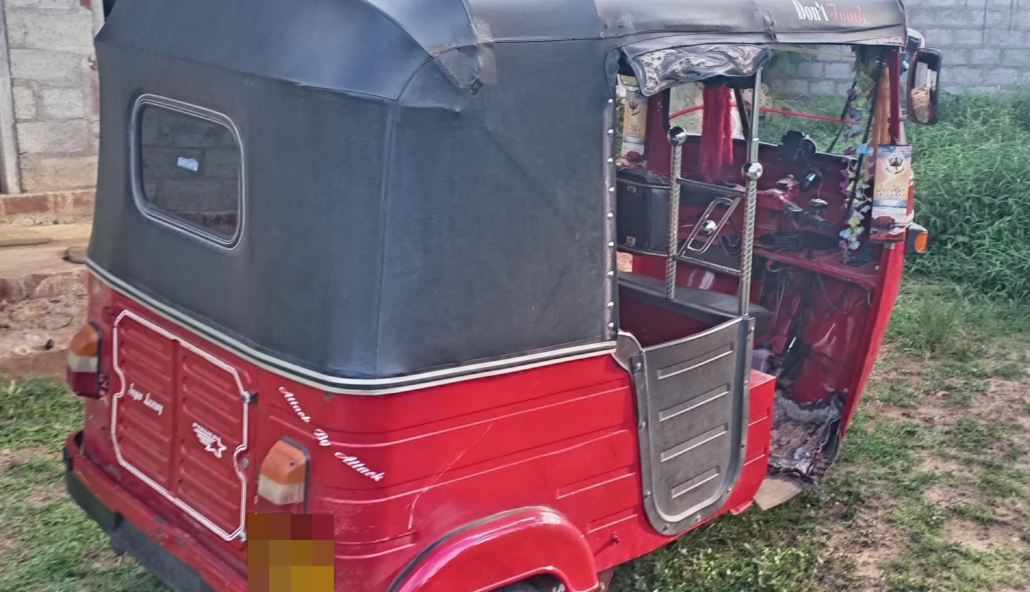 Bajaj 2 stroke 2005 - භාවිතා කරන ලද ත්‍රිරෝද රථය sale in Sri Lanka - patpat.lk
