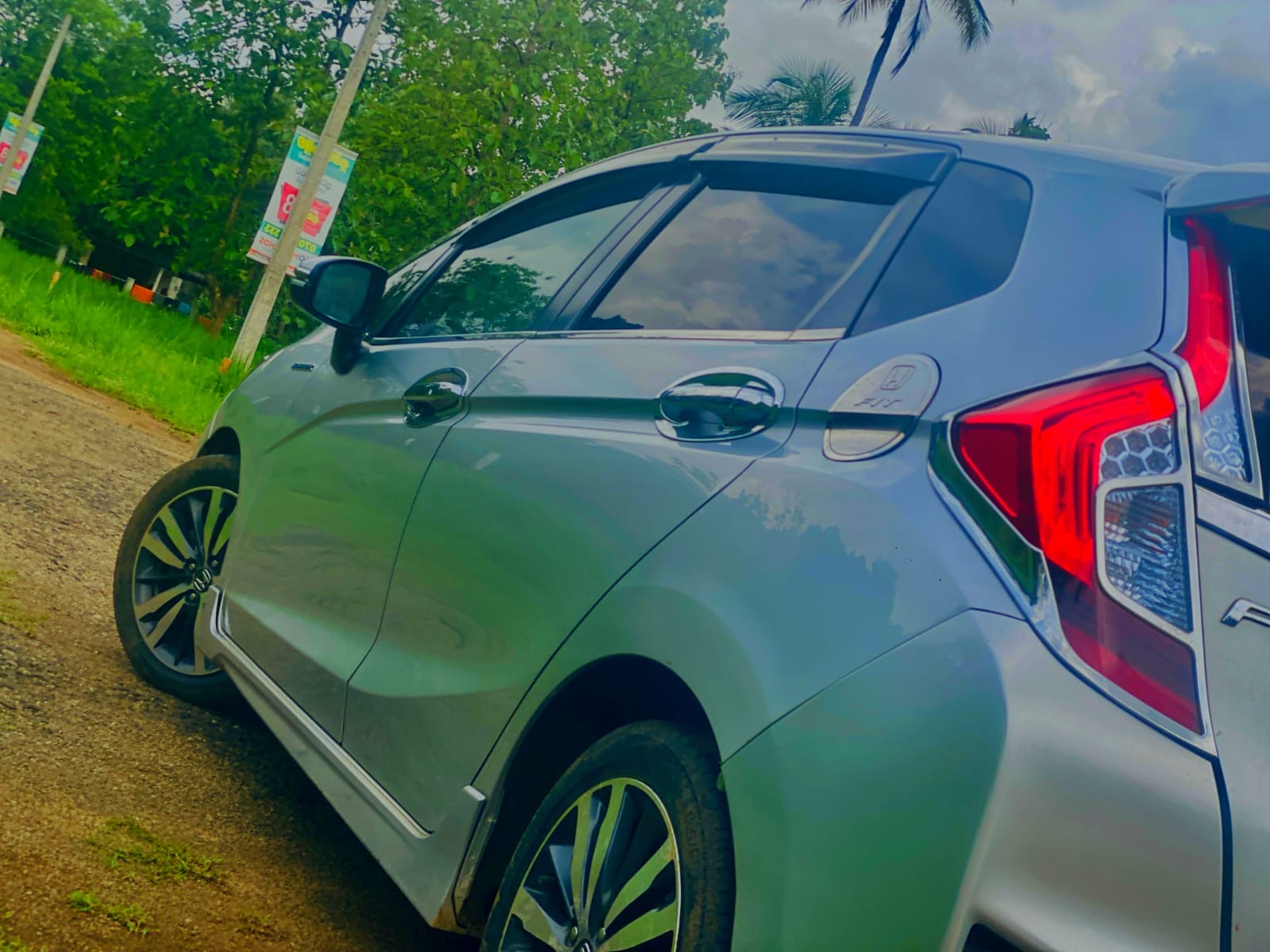 Honda Fit 2013 - பயன்படுத்தப்பட்டது கார் sale in Sri Lanka - patpat.lk