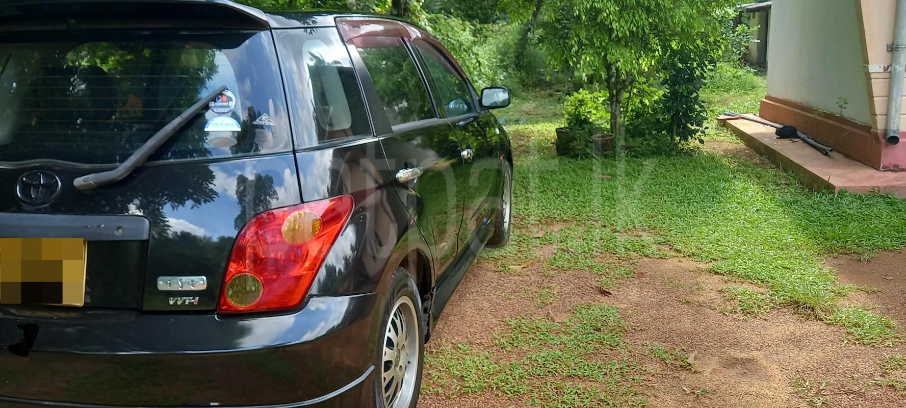 Toyota IST 2003 - பயன்படுத்தப்பட்டது கார் sale in Sri Lanka - patpat.lk