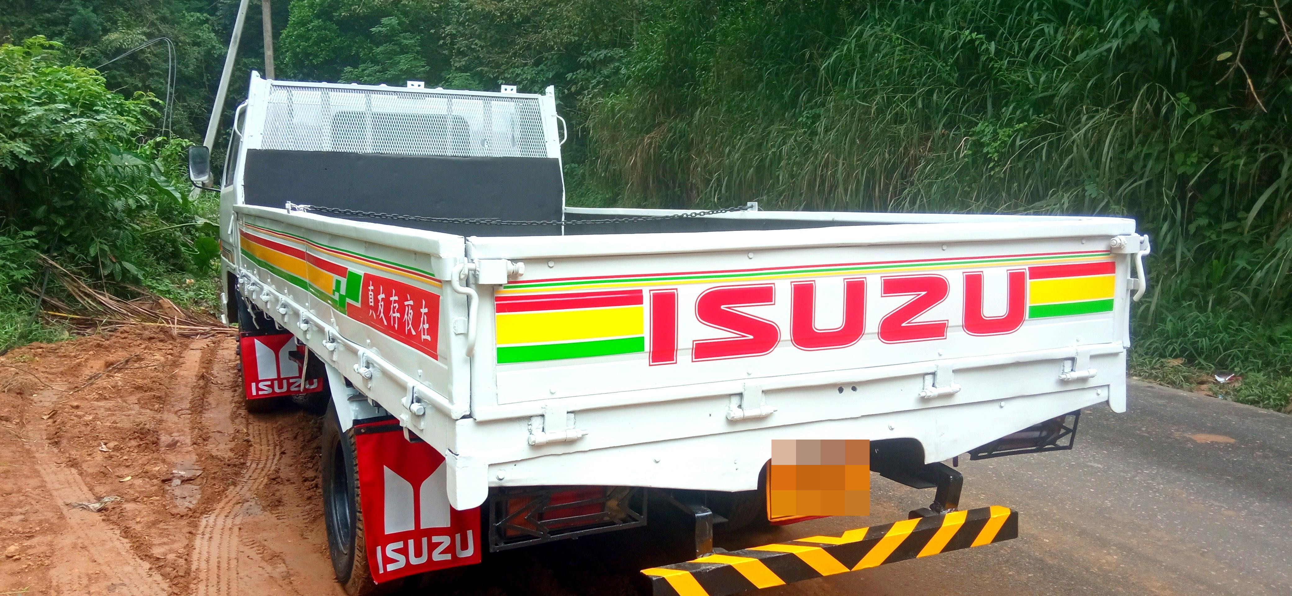 Isuzu ELF 1983 - பயன்படுத்தப்பட்டது டிரக் sale in Sri Lanka - patpat.lk