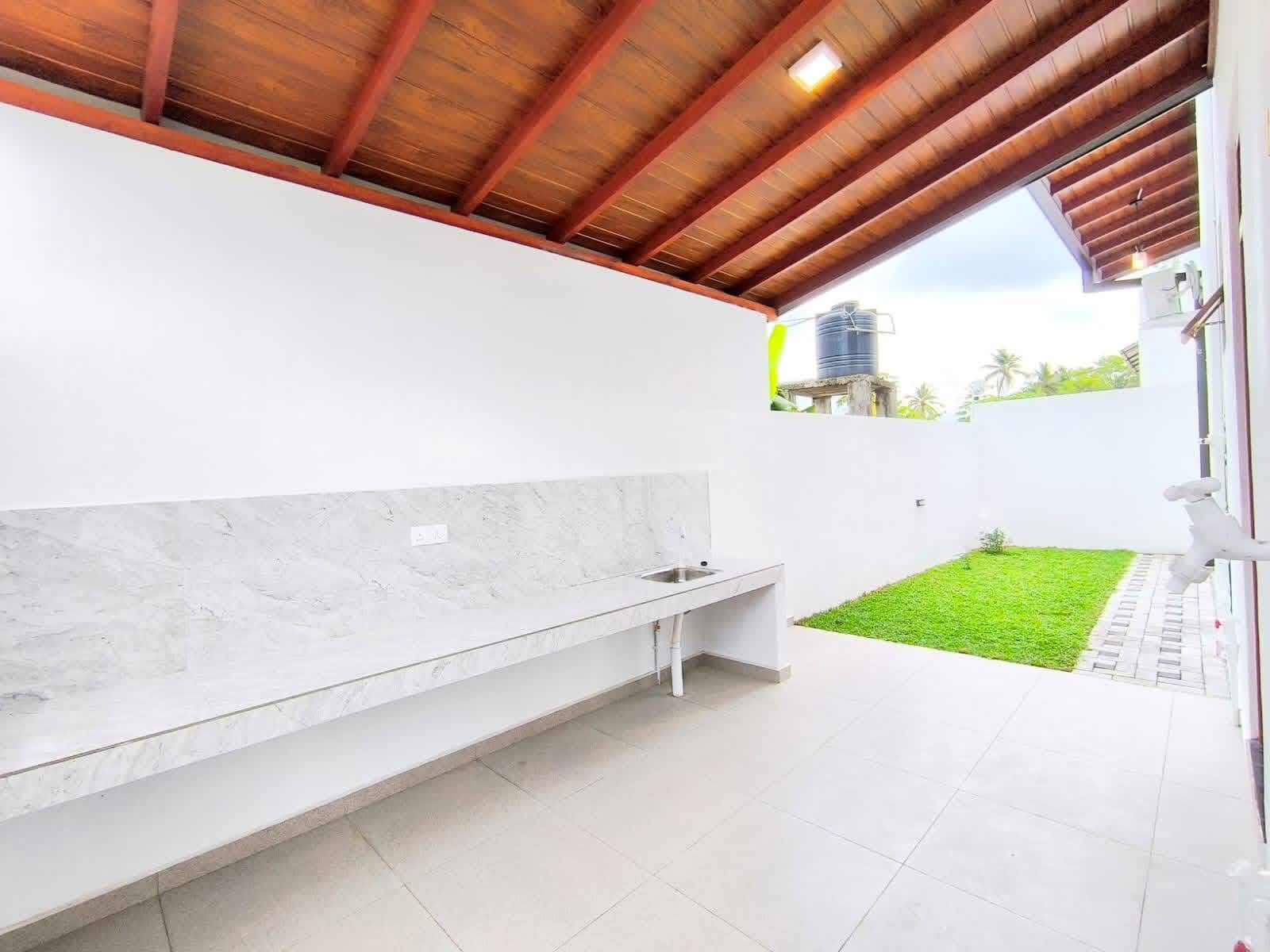 House for Sale in Athurugiriya