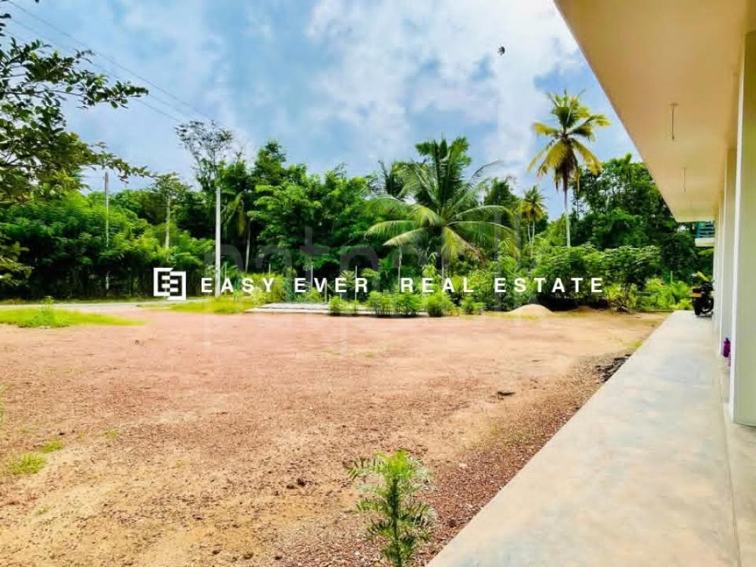 Commercial Land for Sale in Yakkala