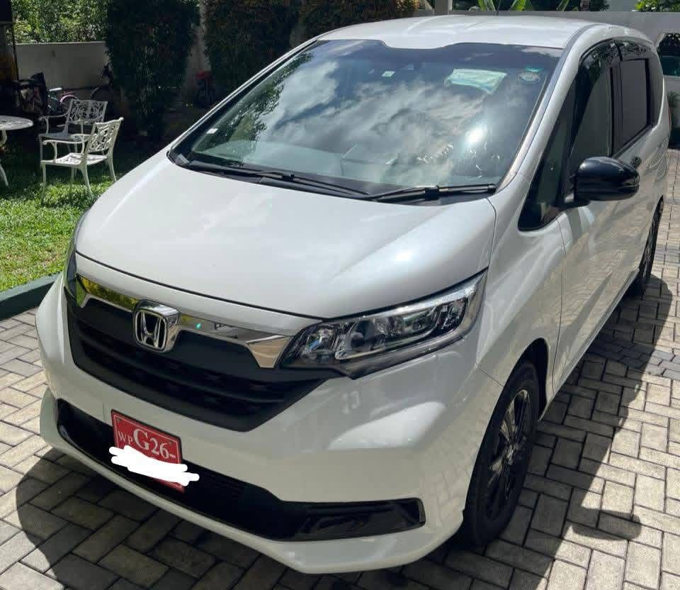 Honda Freed 2023 - மறுசீரமைக்கப்பட்டது கார் sale in Sri Lanka - patpat.lk