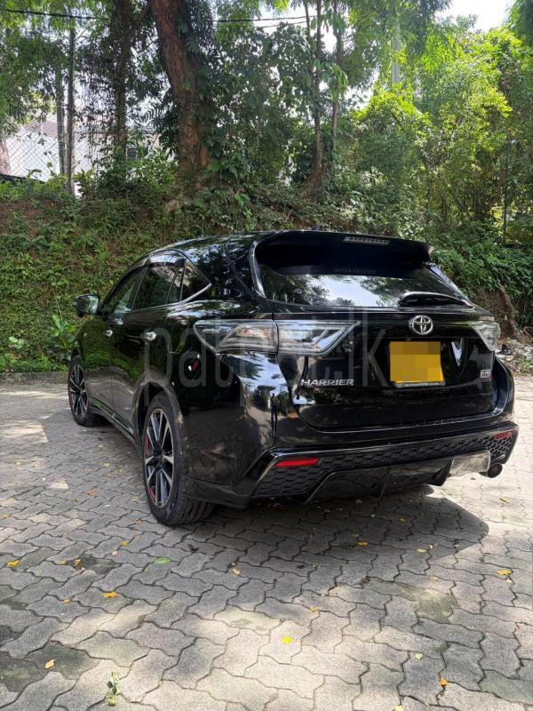 Toyota Harrier 2017 - Used SUV sale in Sri Lanka - patpat.lk