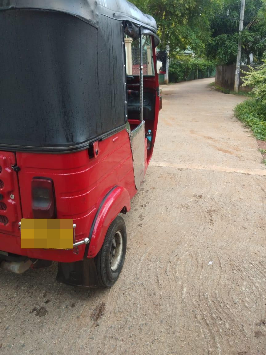 Bajaj Three Wheel 2013 - பயன்படுத்தப்பட்டது முச்சக்கர வண்டி sale in Sri Lanka - patpat.lk