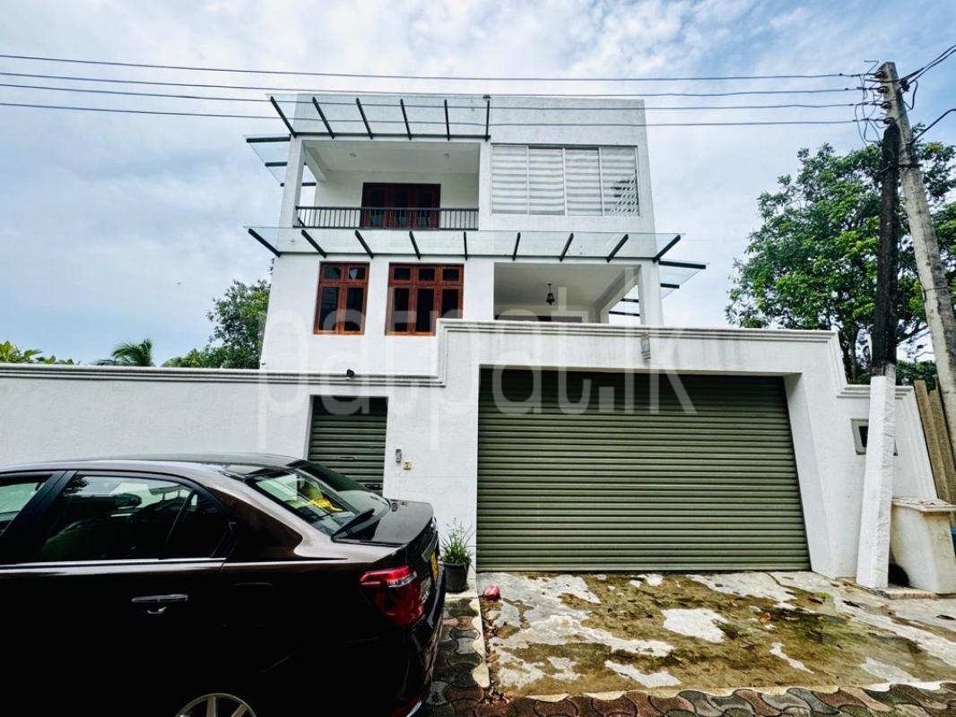 Advertisement image 1