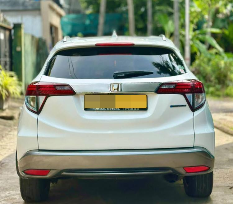 Honda Vezel 2015 - Used SUV sale in Sri Lanka - patpat.lk
