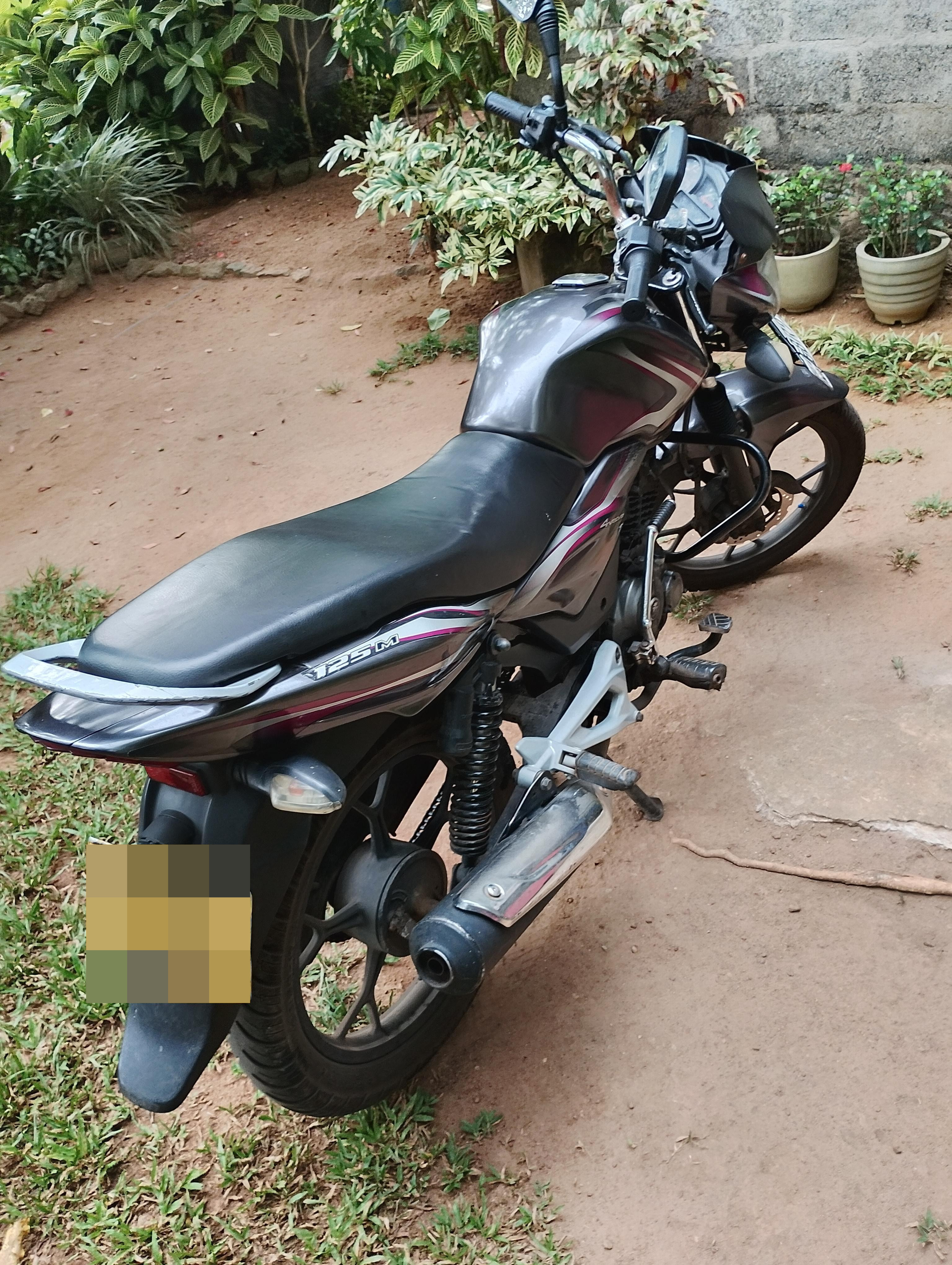 Bajaj Discover 2014 - பயன்படுத்தப்பட்டது பைக் sale in Sri Lanka - patpat.lk