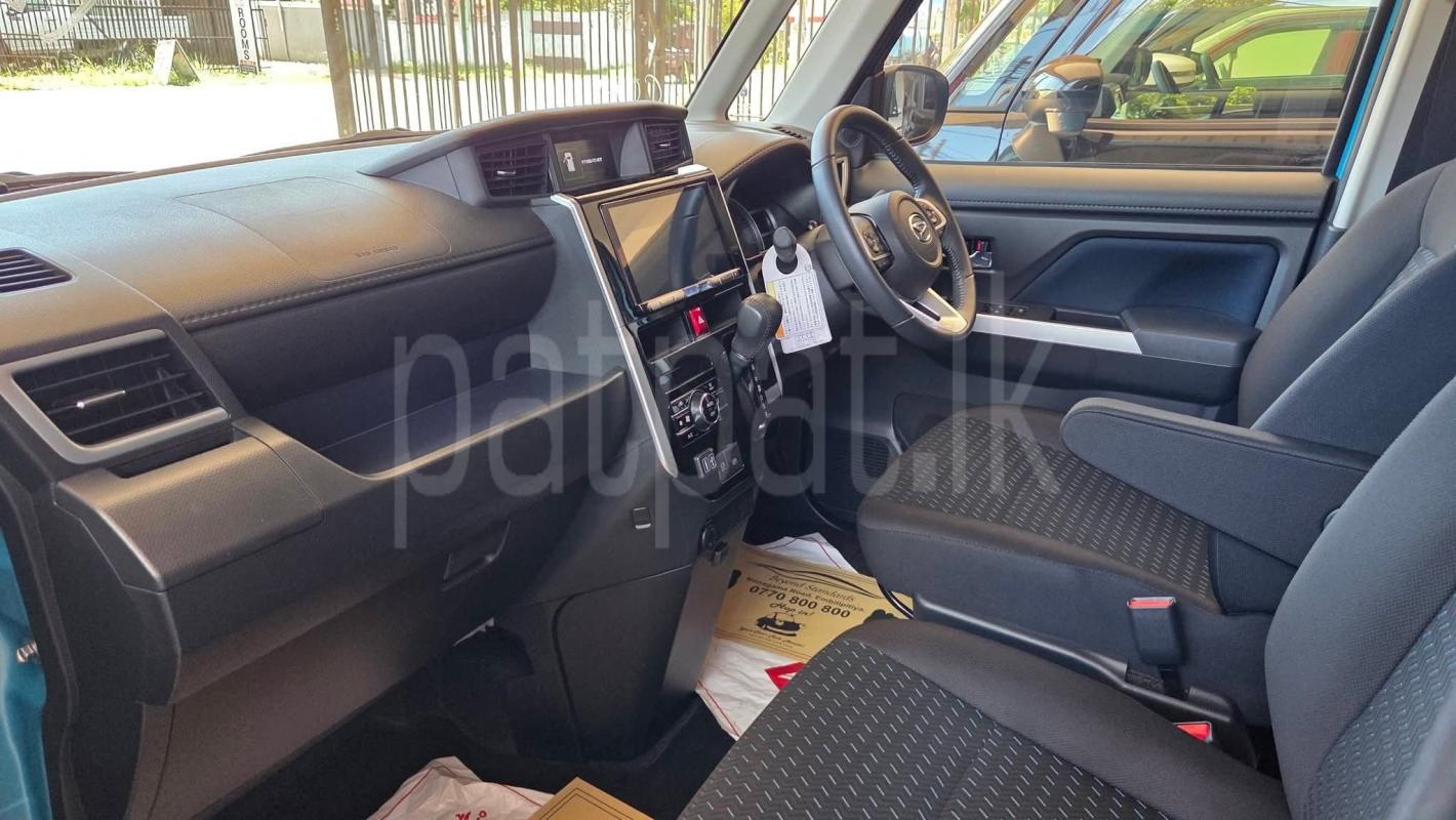 Toyota Roomy 2023 - பயன்படுத்தப்பட்டது வேன் sale in Sri Lanka - patpat.lk