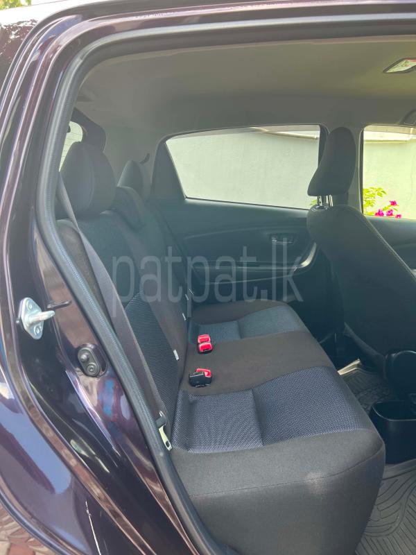 Toyota Vitz 2018 - பயன்படுத்தப்பட்டது கார் sale in Sri Lanka - patpat.lk