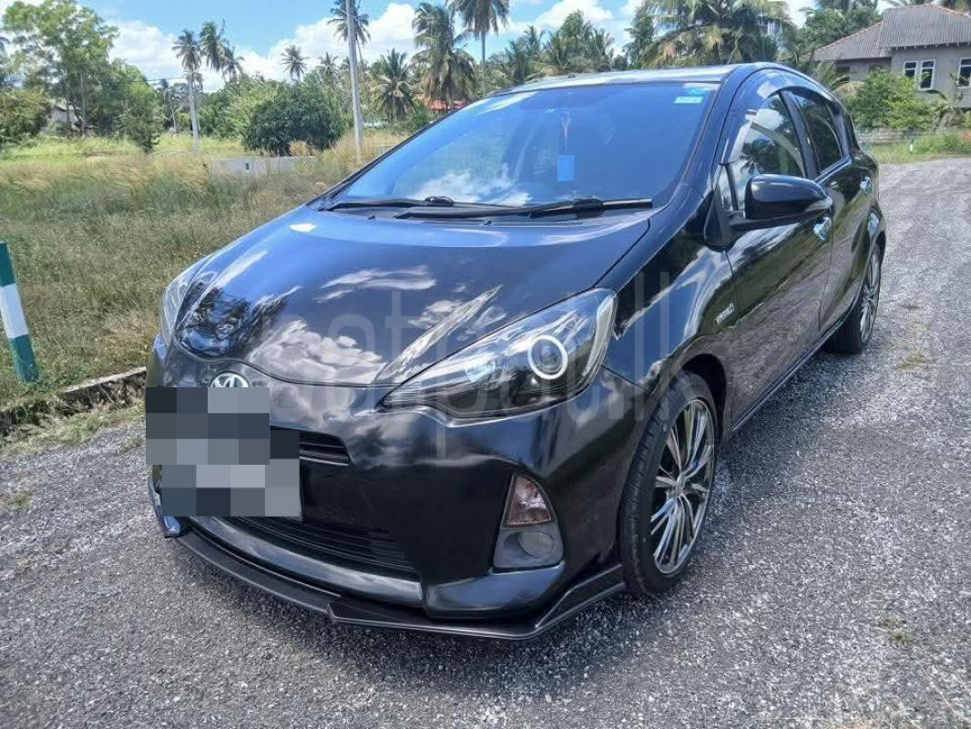 Toyota Aqua 2013 - பயன்படுத்தப்பட்டது கார் sale in Sri Lanka - patpat.lk
