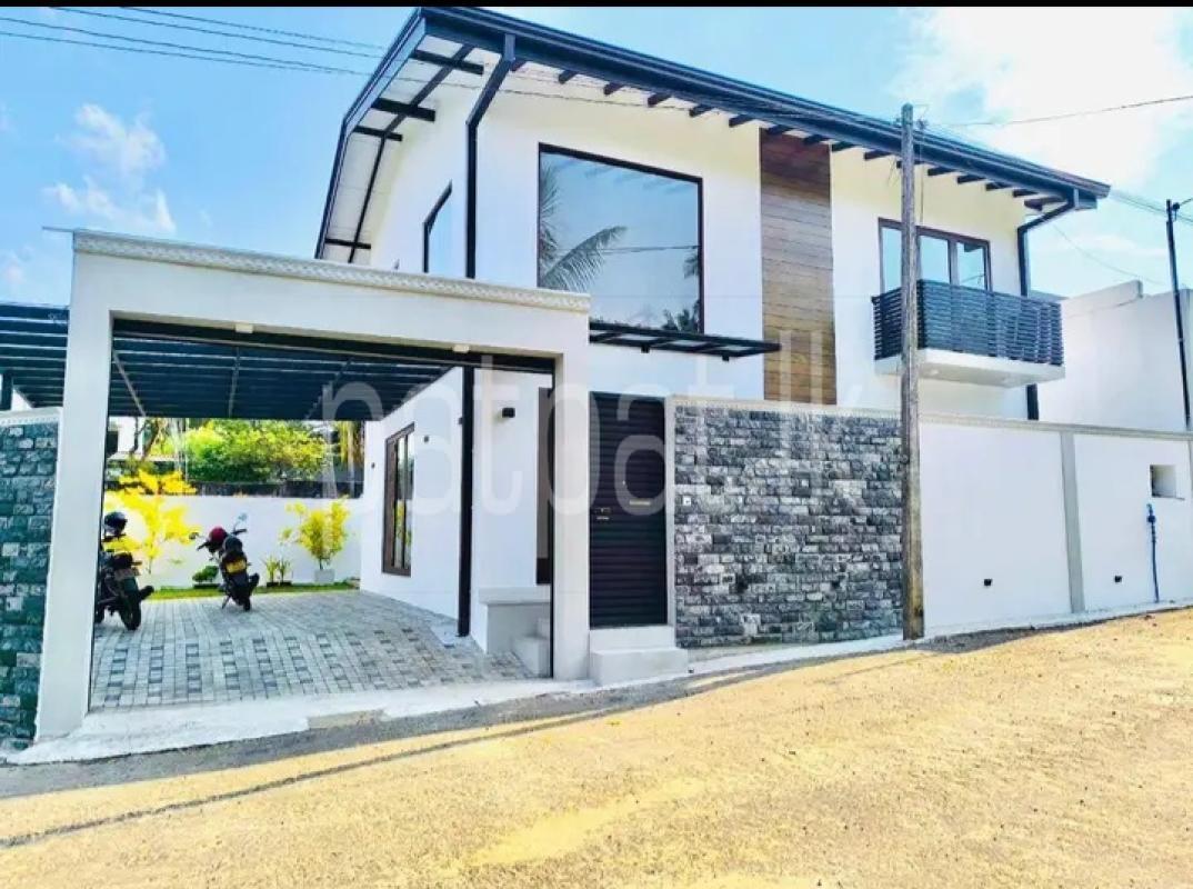 House for Sale in Athurugiriya