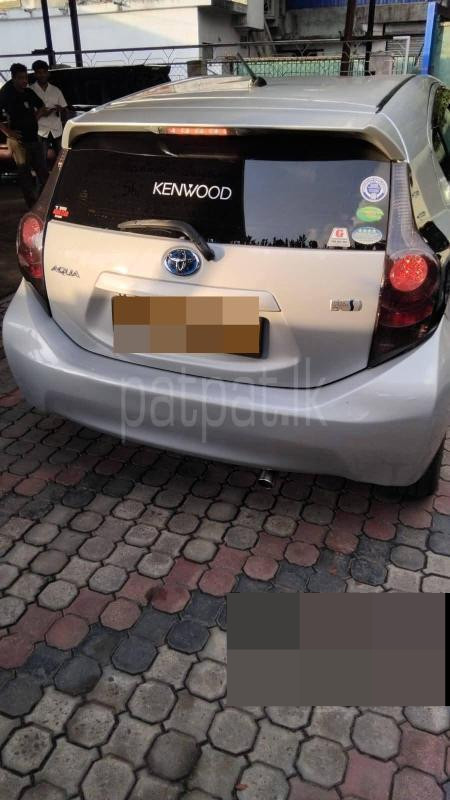 Toyota Aqua 2015 - பயன்படுத்தப்பட்டது கார் sale in Sri Lanka - patpat.lk